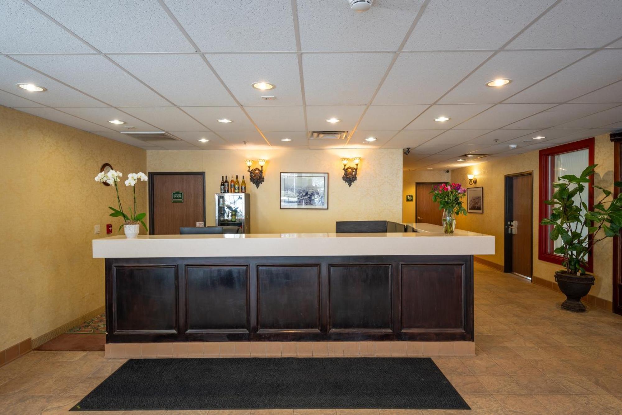 Silverland Inn Вирджиния-Сити Экстерьер фото